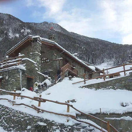 Konukevi Saint Salod 3*